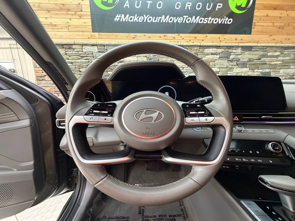Used 2024 Hyundai Elantra SEL w/ Convenience Package image 16