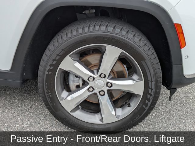 Used 2021 Jeep Grand Cherokee L Limited w/ Luxury Tech Group II AWD/4WD image 14