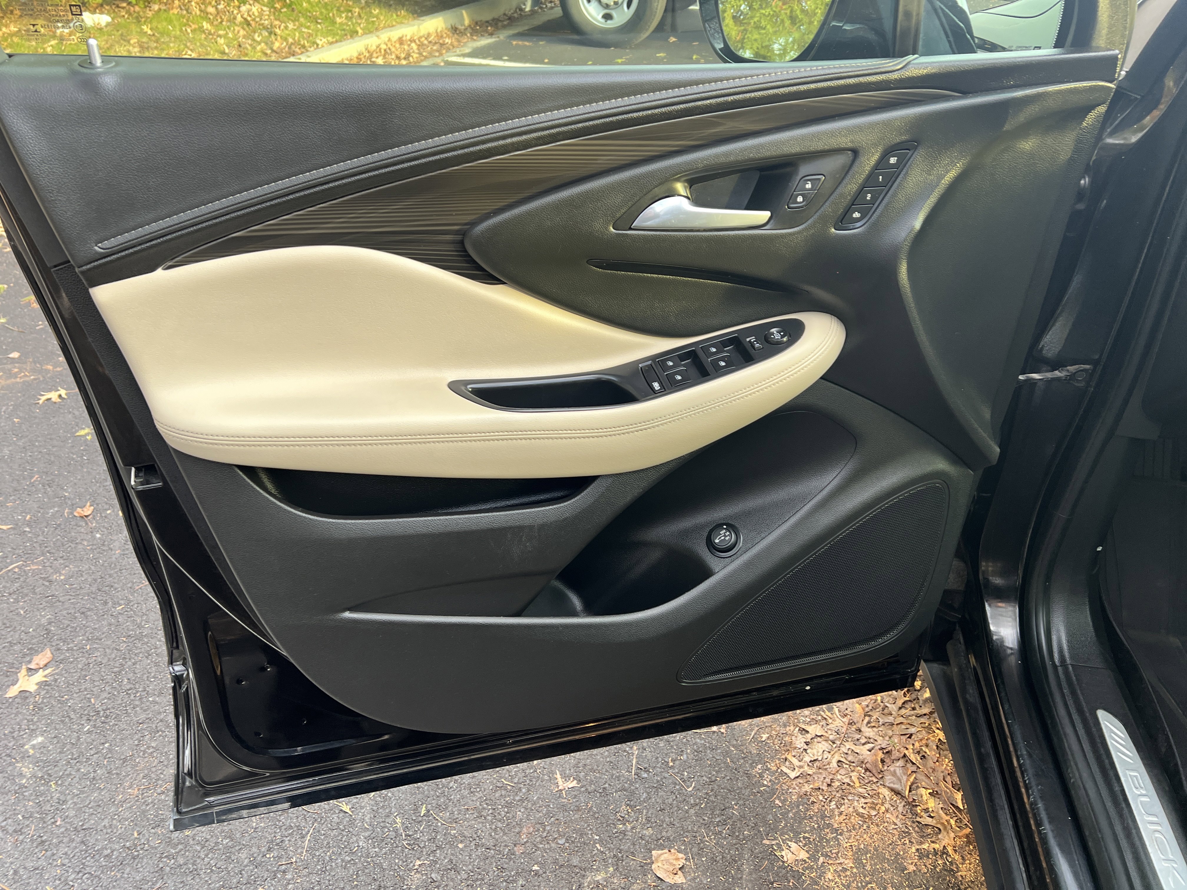 Used 2020 Buick Envision Essence image 14