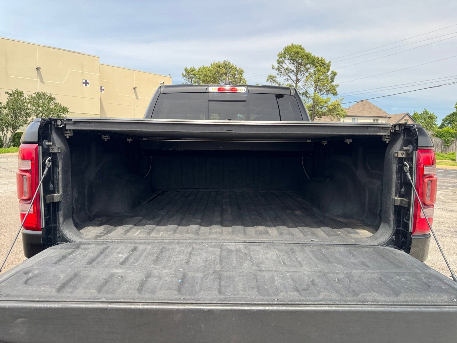 Used 2019 RAM 1500 Limited w/ Advanced Safety Group AWD/4WD image 17