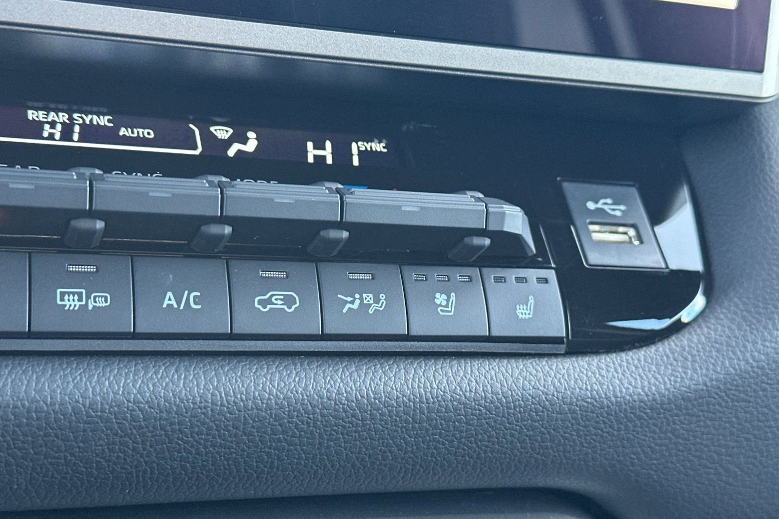 Certified 2026 Toyota Sequoia Limited w/ Tow Technology Package image 31