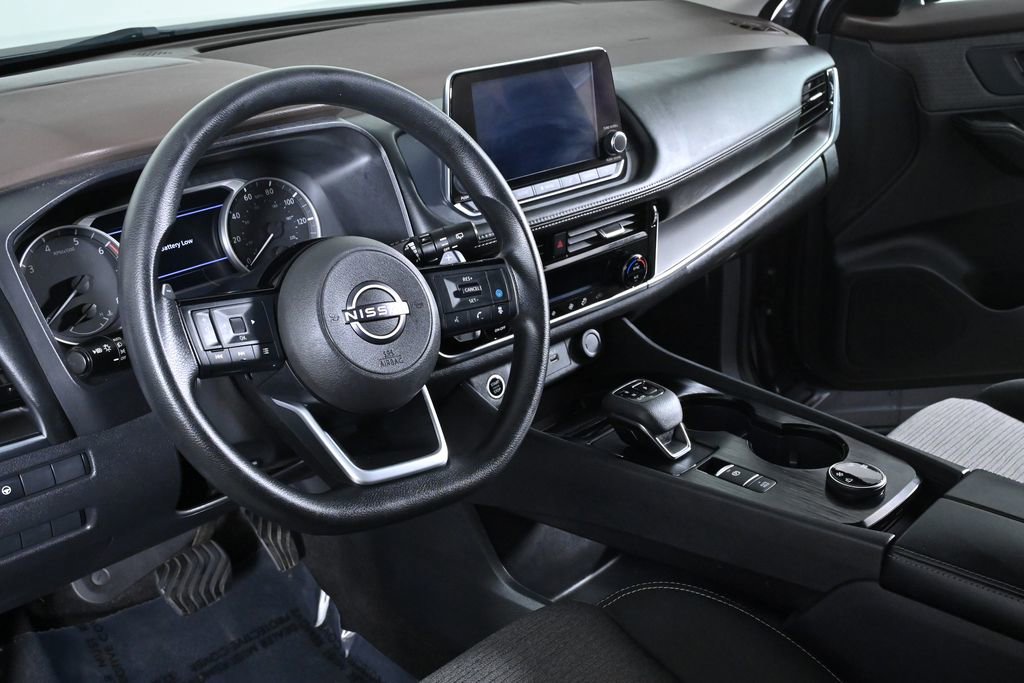 Certified 2022 Nissan Rogue SV image 13