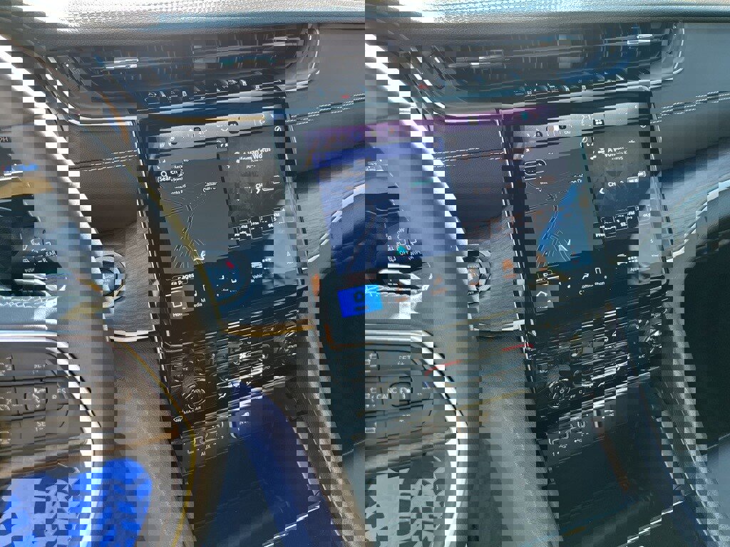 Used 2025 Jeep Grand Cherokee Limited image 9