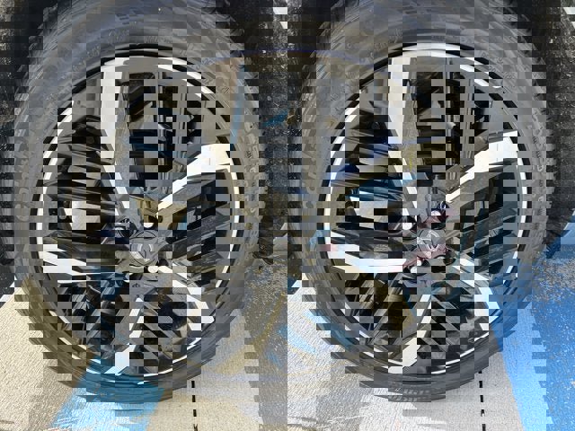 New 2025 Nissan Versa SR w/ Trunk Package image 22