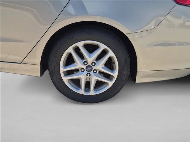 Used 2015 Ford Fusion SE FWD image 10