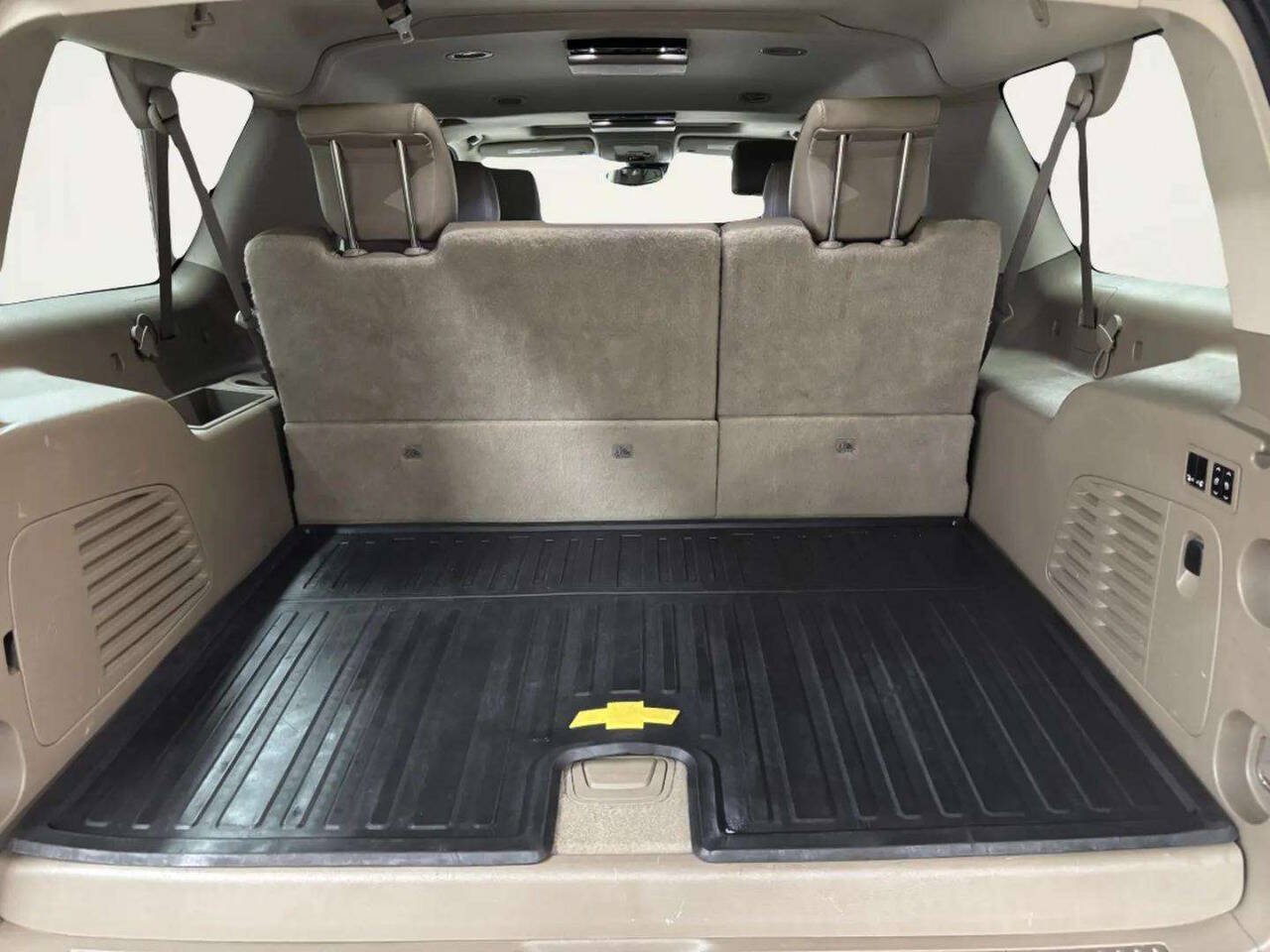 Used 2015 Chevrolet Suburban LTZ AWD/4WD image 6