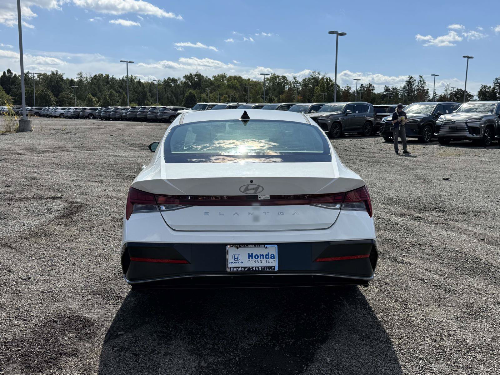 Used 2024 Hyundai Elantra SEL w/ Convenience Package FWD image 3