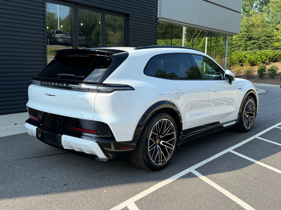 New 2026 Porsche Cayenne Electric AWD/4WD image 7