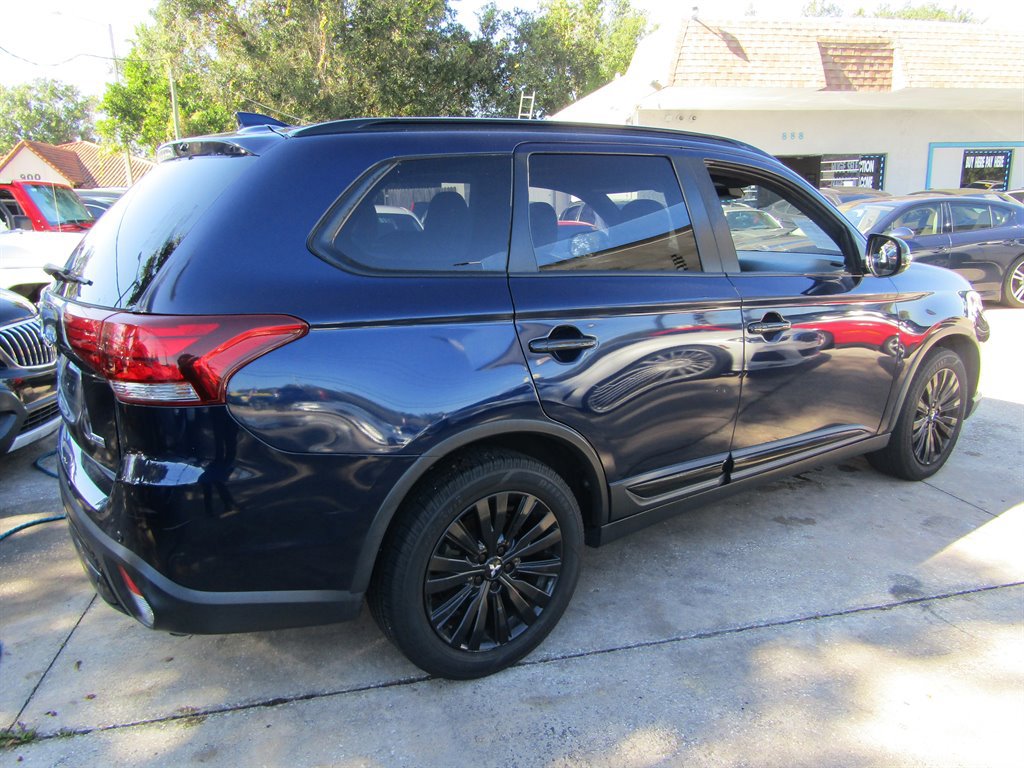 Used 2020 Mitsubishi Outlander LE FWD image 4