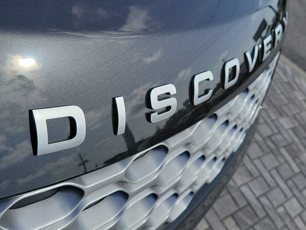 New 2025 Land Rover Discovery Metropolitan Edition AWD/4WD image 9