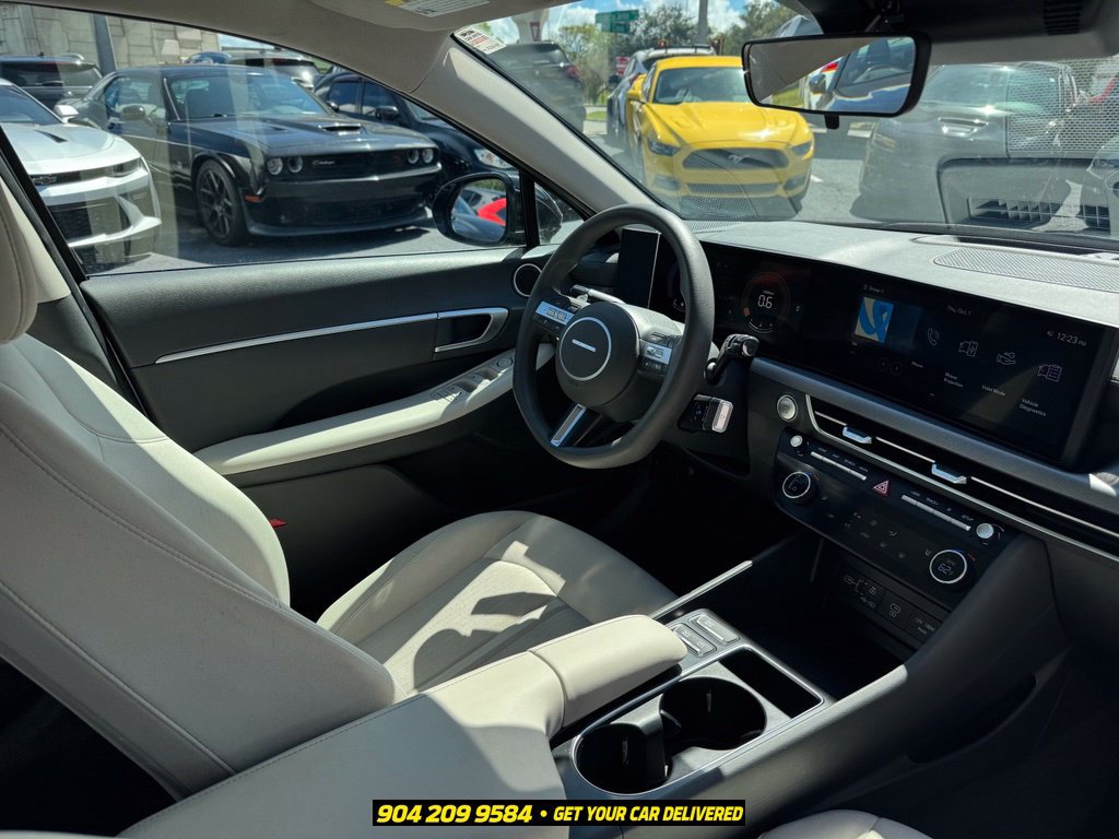 Used 2025 Hyundai Sonata SEL FWD image 37