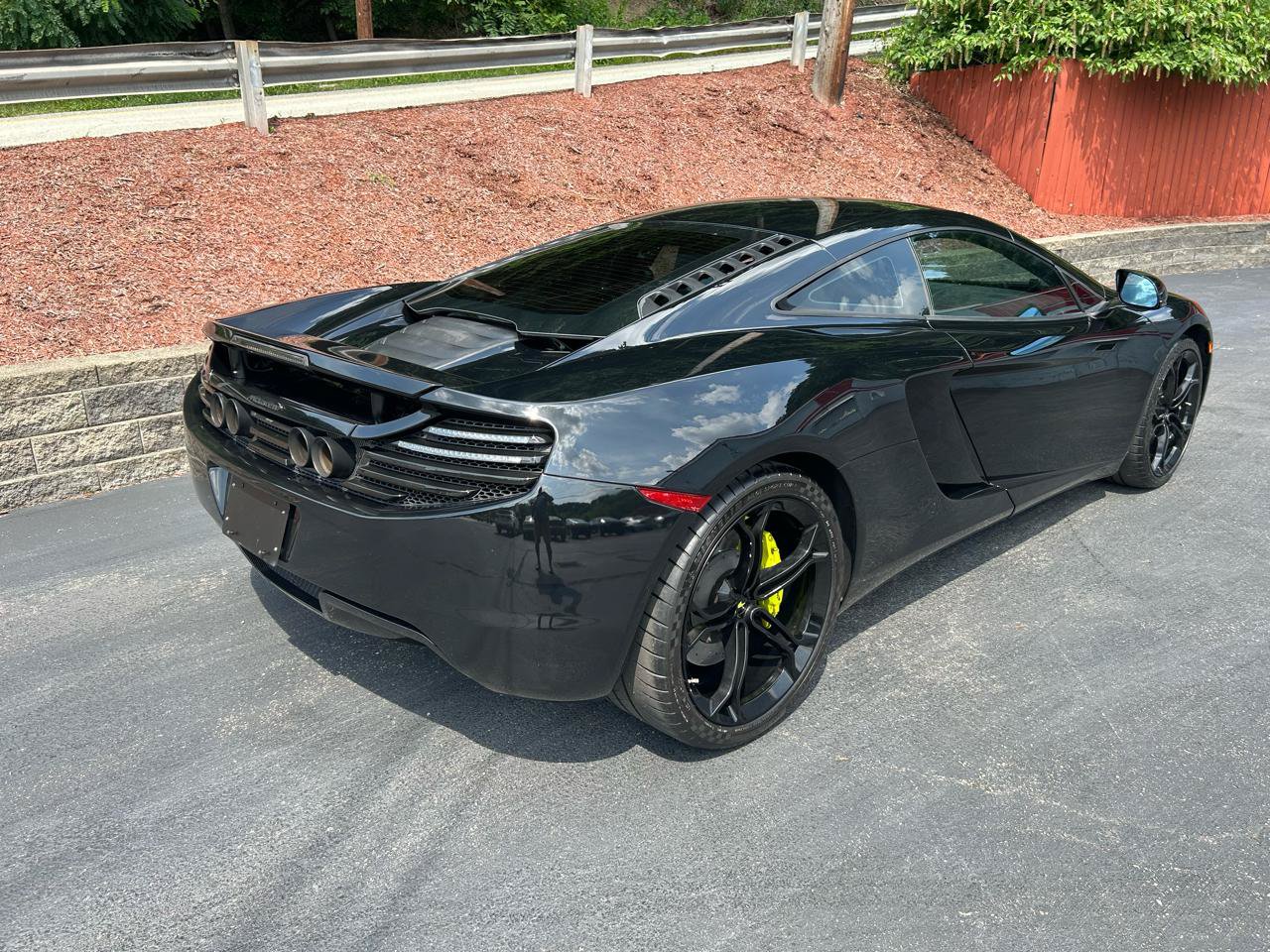 Used 2012 McLaren MP4-12C Coupe RWD image 8