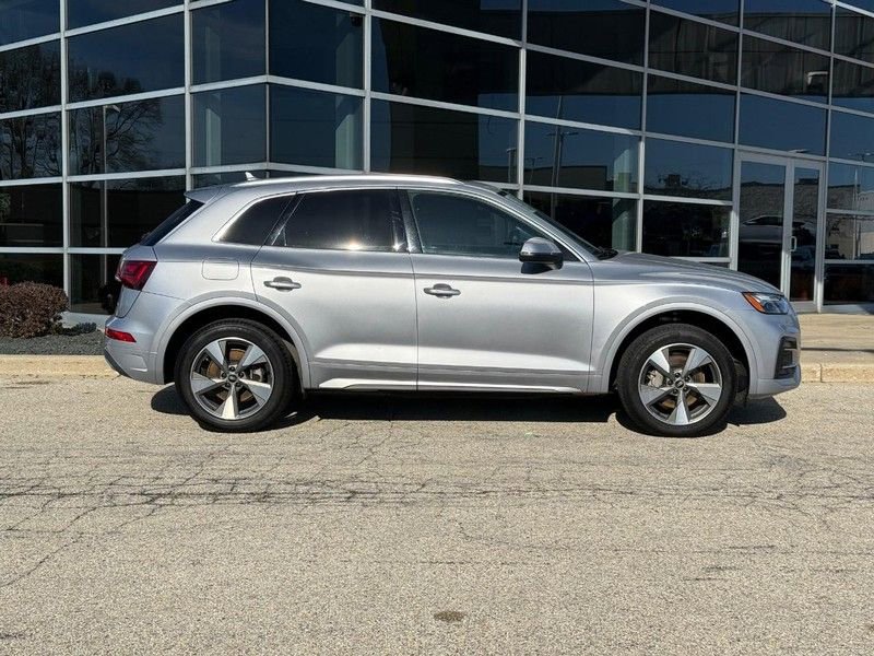 Used 2022 Audi Q5 2.0T Premium Plus w/ Premium Plus Package AWD/4WD image 2