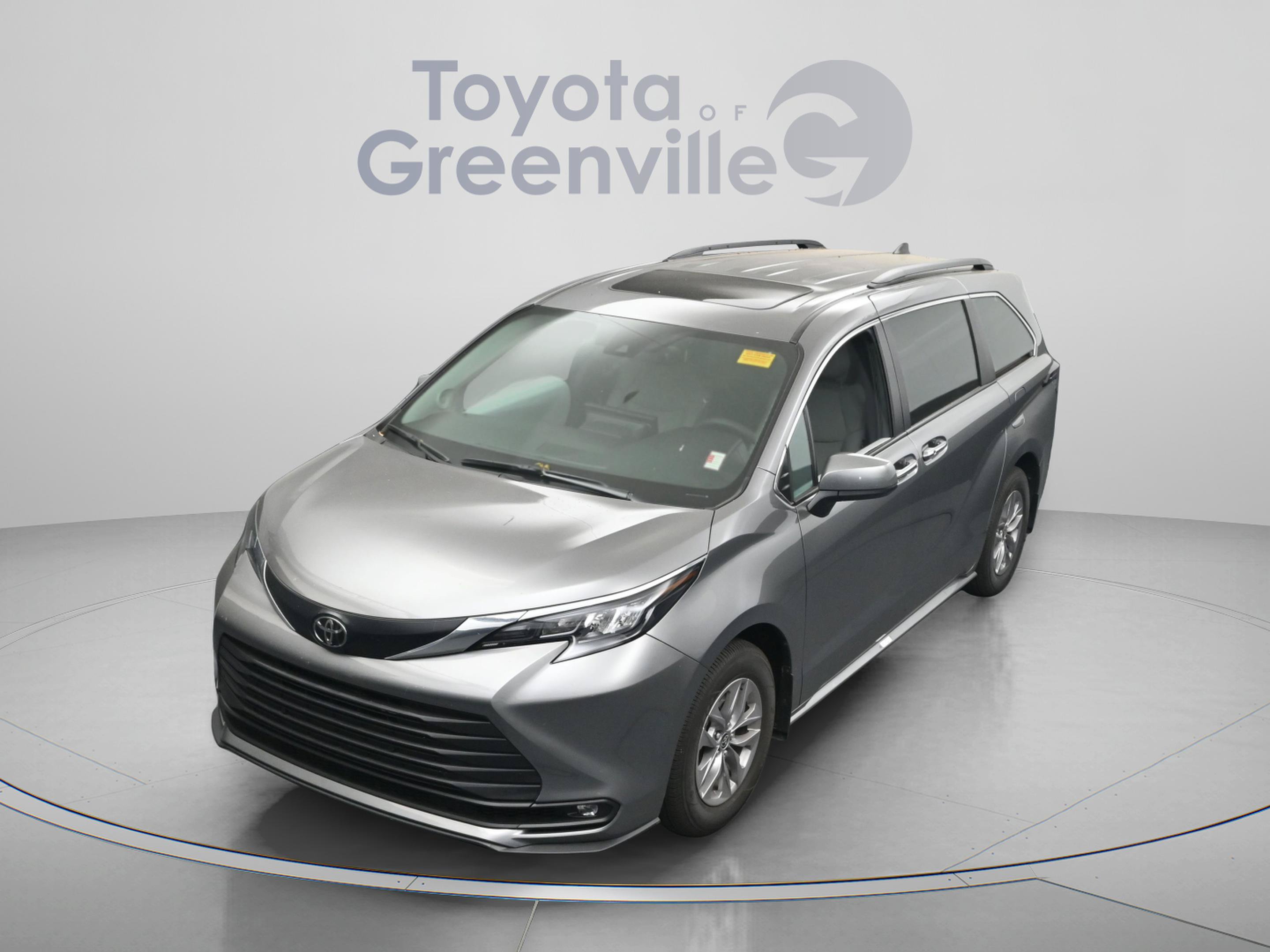 Certified 2026 Toyota Sienna XLE FWD image 24