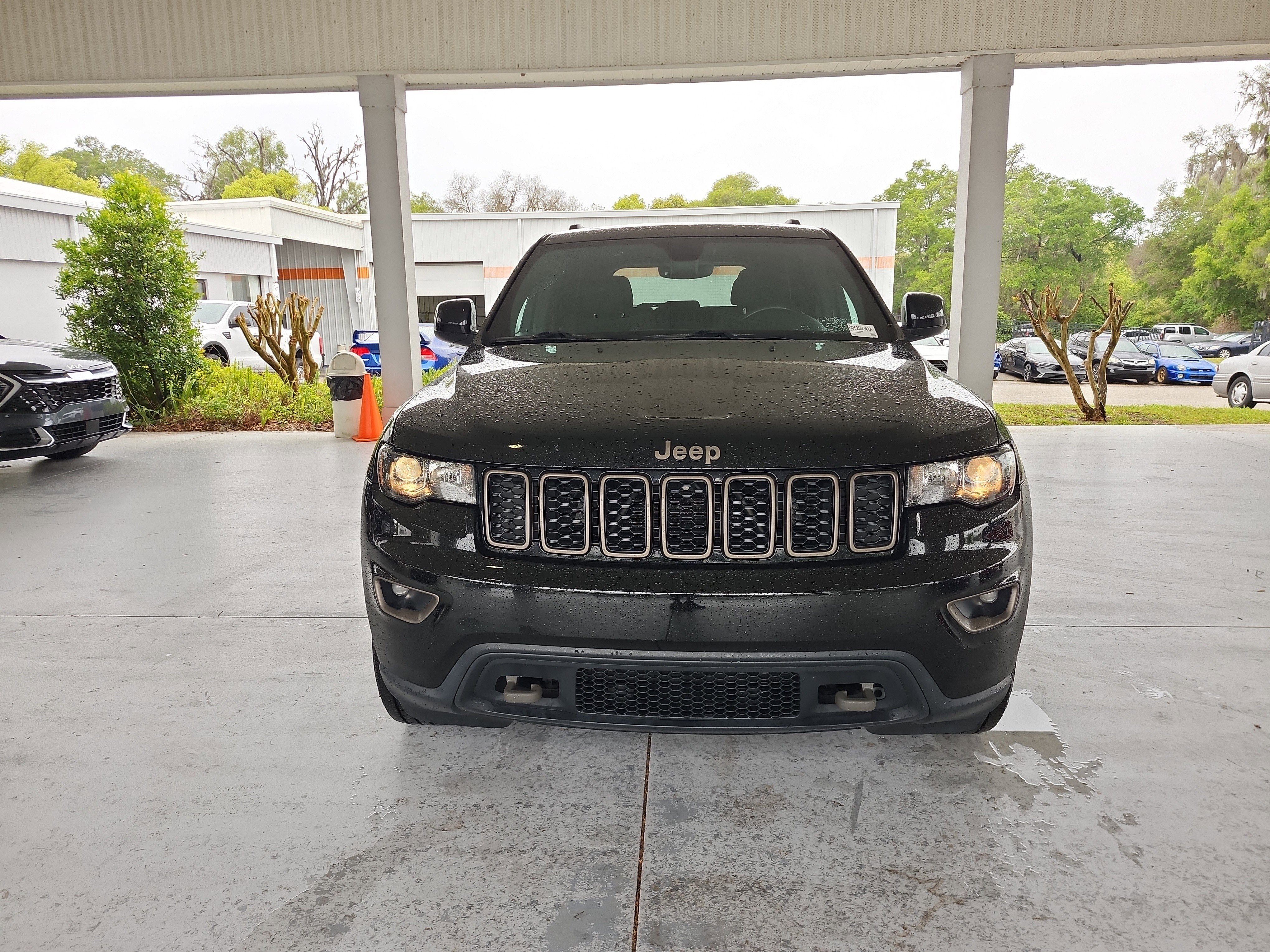 Used 2017 Jeep Grand Cherokee Laredo image 8