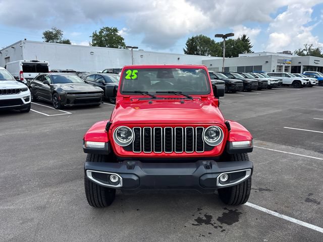 Used 2025 Jeep Wrangler Unlimited Sahara AWD/4WD image 5