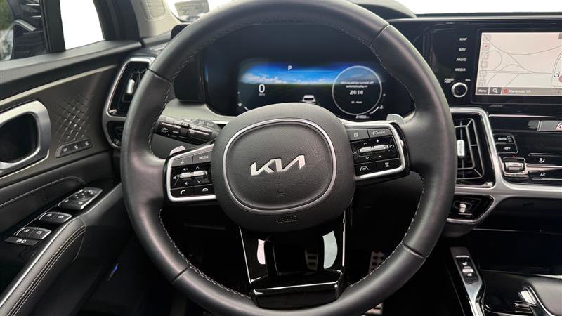 Used 2023 Kia Sorento SX AWD/4WD image 13