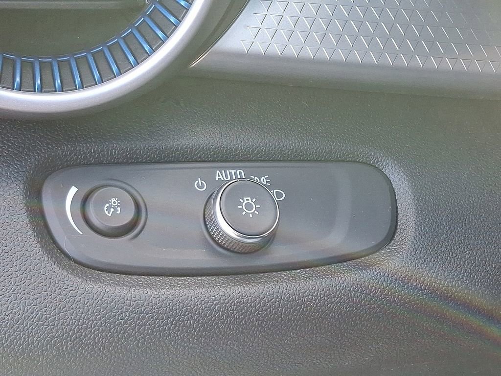 Used 2025 Chevrolet Trax LS w/ LS Convenience Package image 25