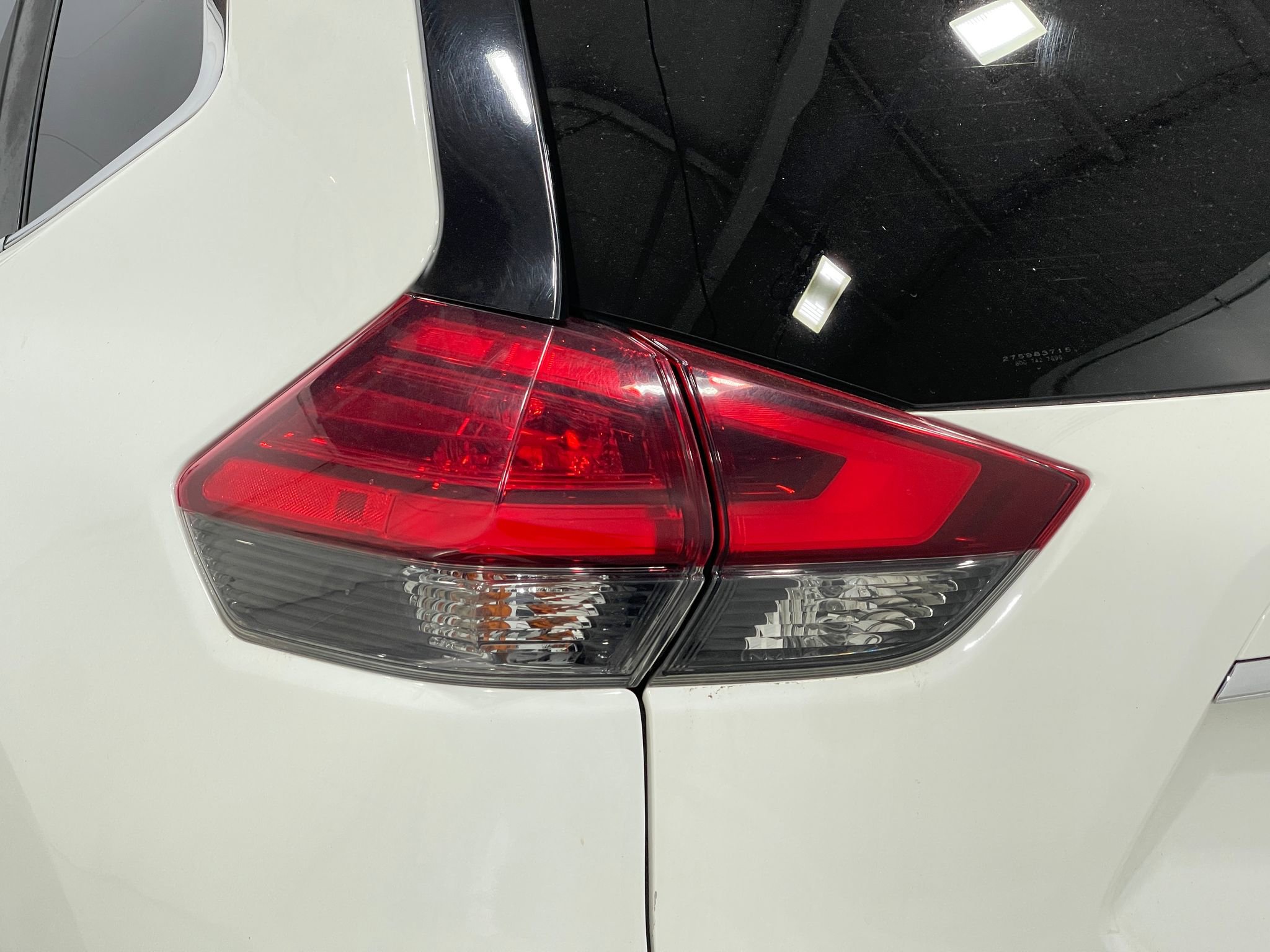 Used 2017 Nissan Rogue SV AWD/4WD image 31