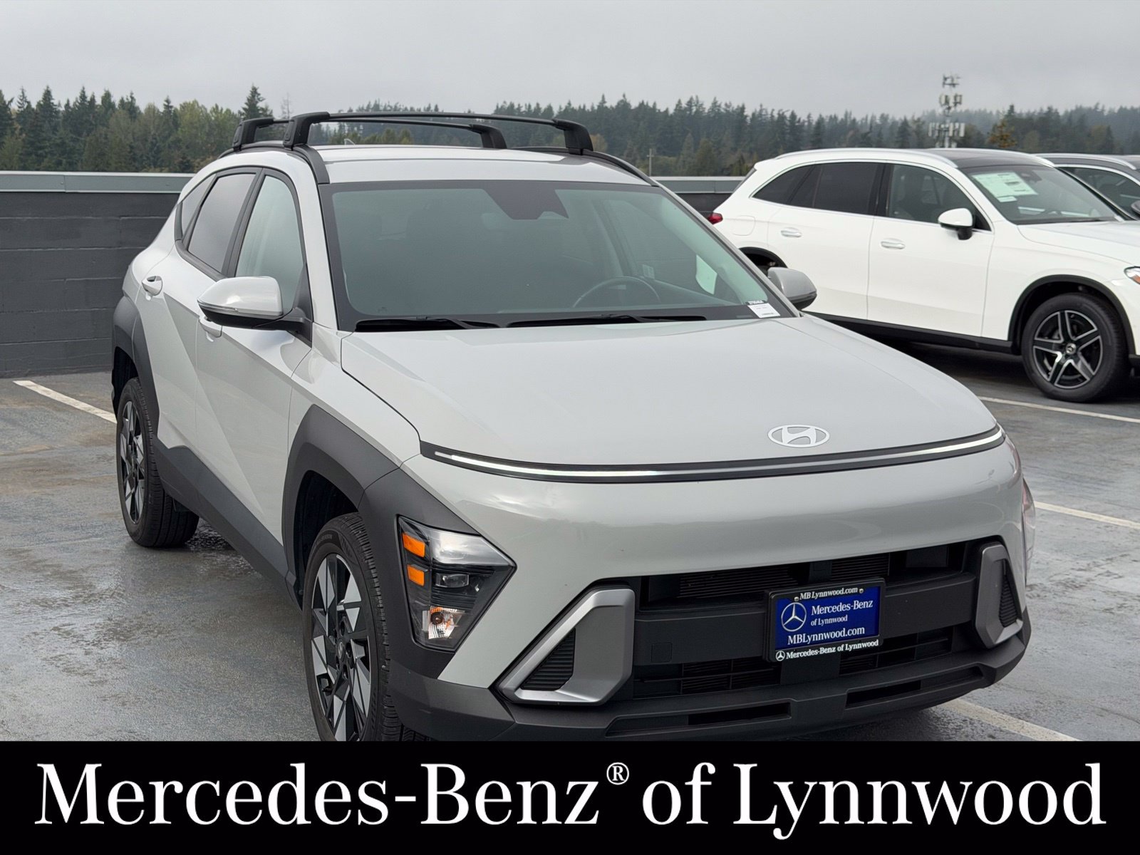 Used 2024 Hyundai Kona SEL AWD/4WD image 3