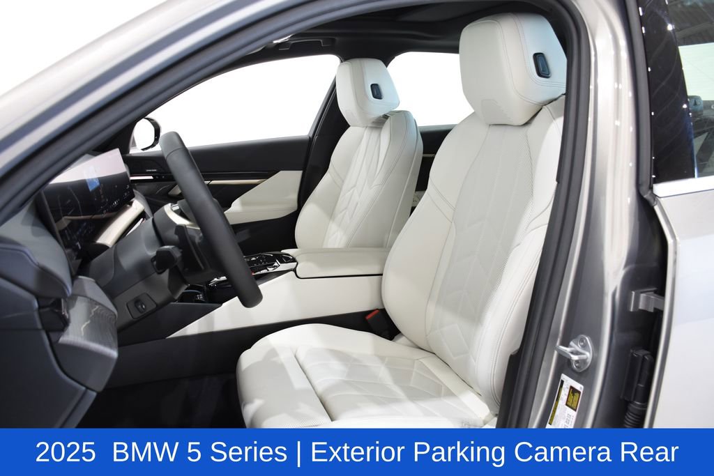 Used 2025 BMW 530i xDrive w/ Premium Package image 21