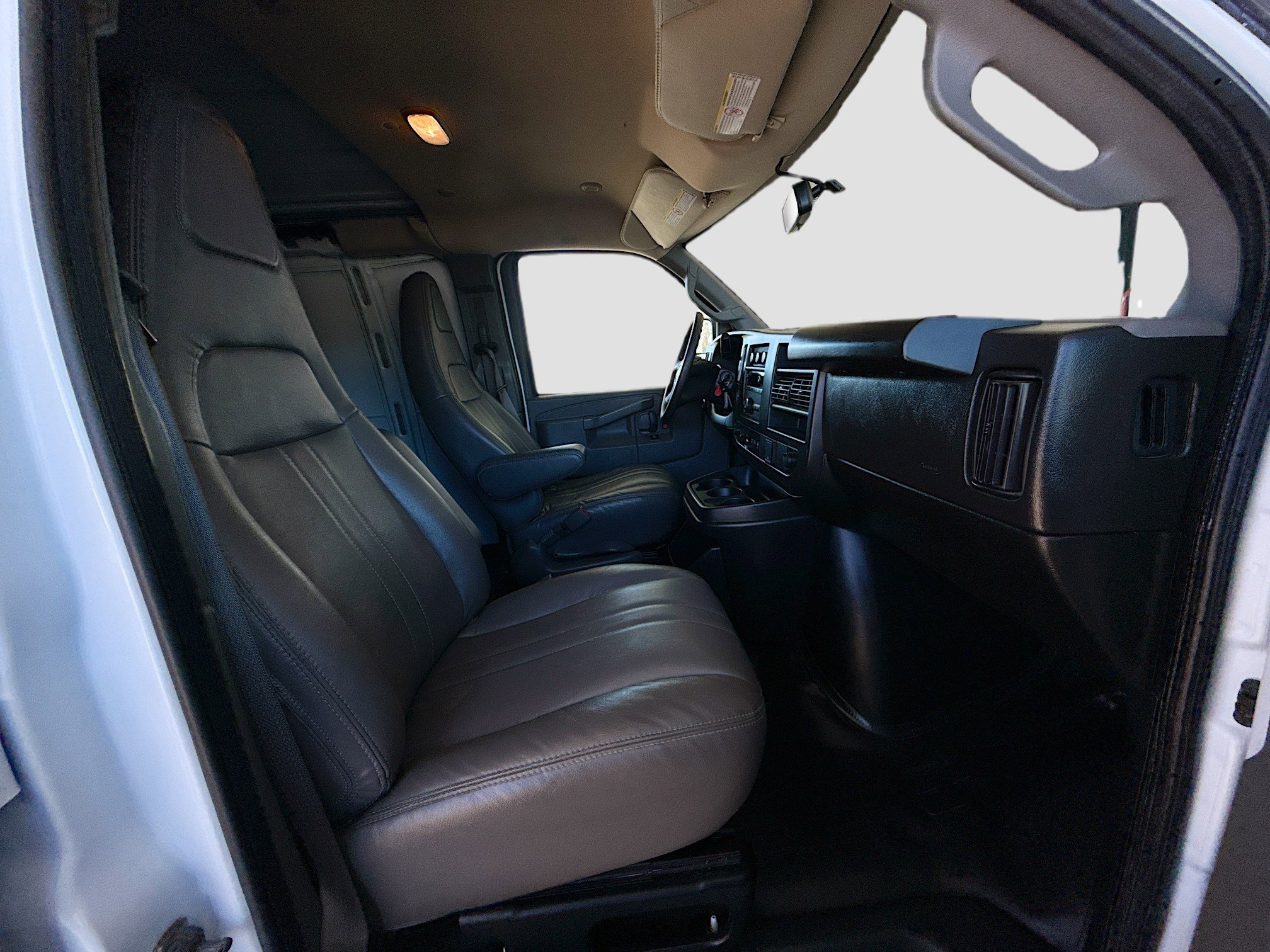 Used 2022 Chevrolet Express 2500 image 22