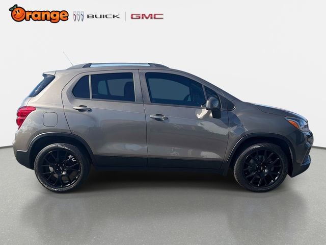 Used 2021 Chevrolet Trax LT w/ Sport Edition FWD image 2