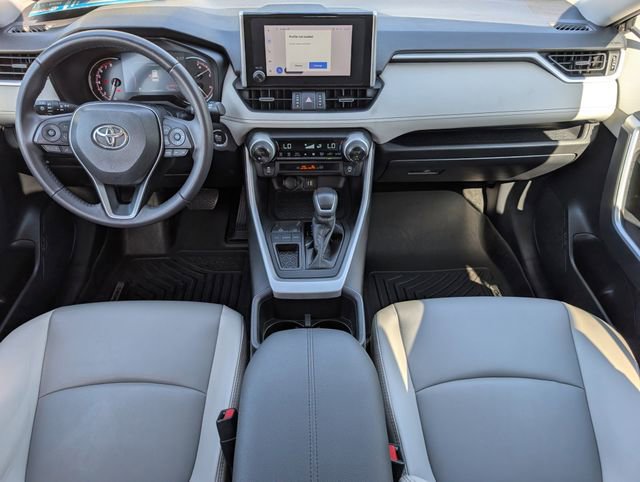 Used 2023 Toyota RAV4 XLE Premium image 5