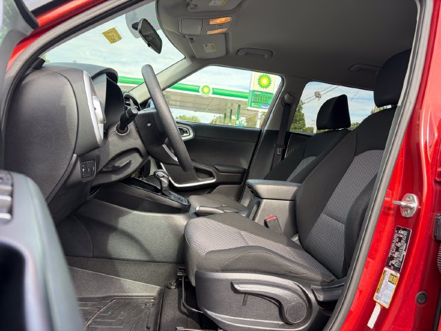 Certified 2022 Kia Soul LX FWD image 24