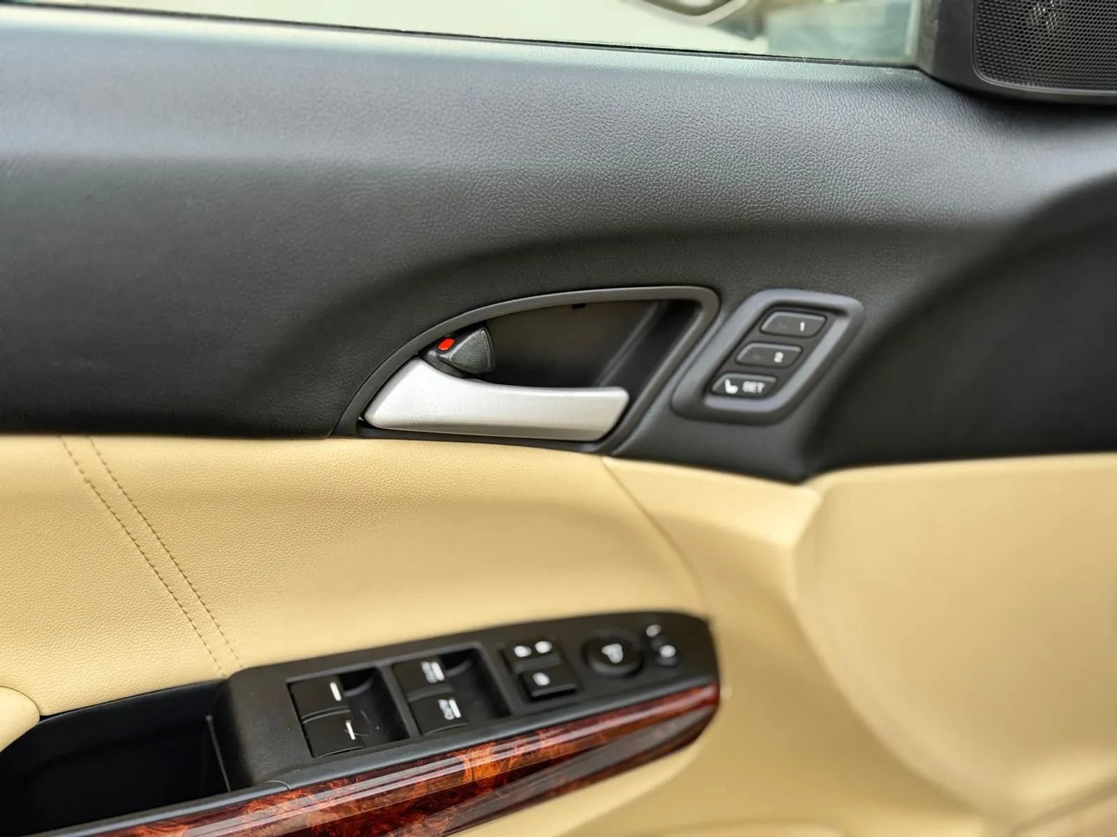 Used 2012 Honda Crosstour EX-L image 29