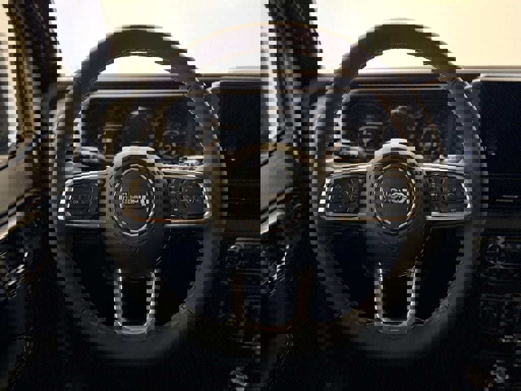 Used 2024 Jeep Wrangler Sahara w/ Technology Group AWD/4WD image 15