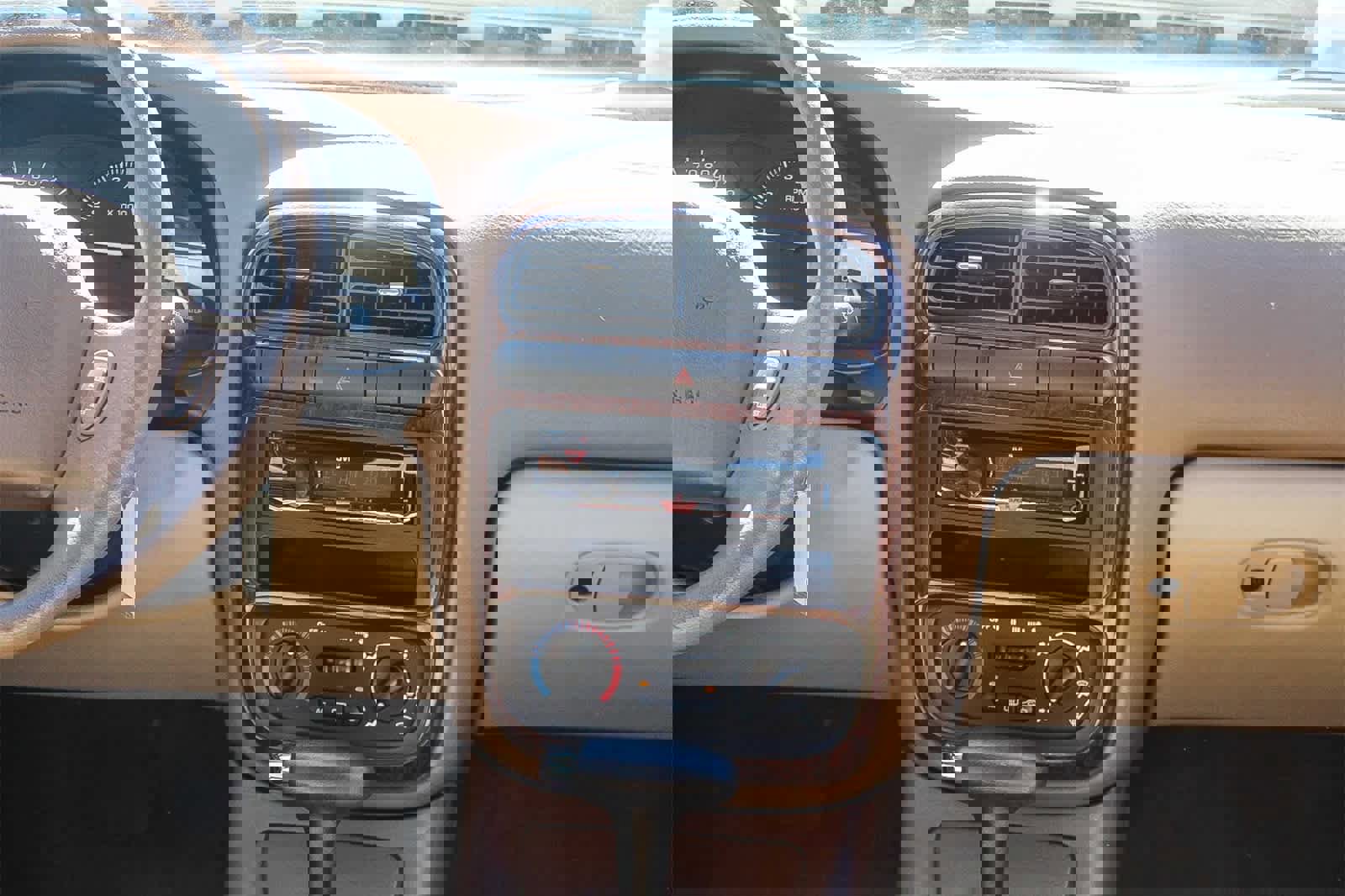 Used 2001 Saturn L-Series L200 image 17