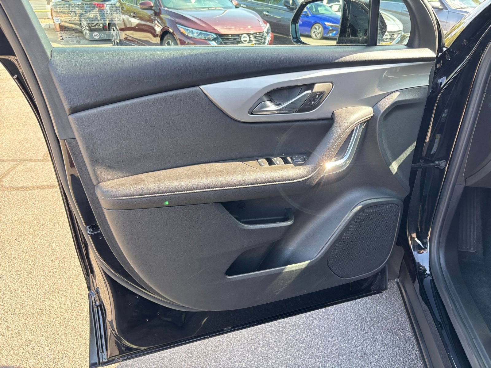 Used 2025 Chevrolet Blazer LT FWD image 18