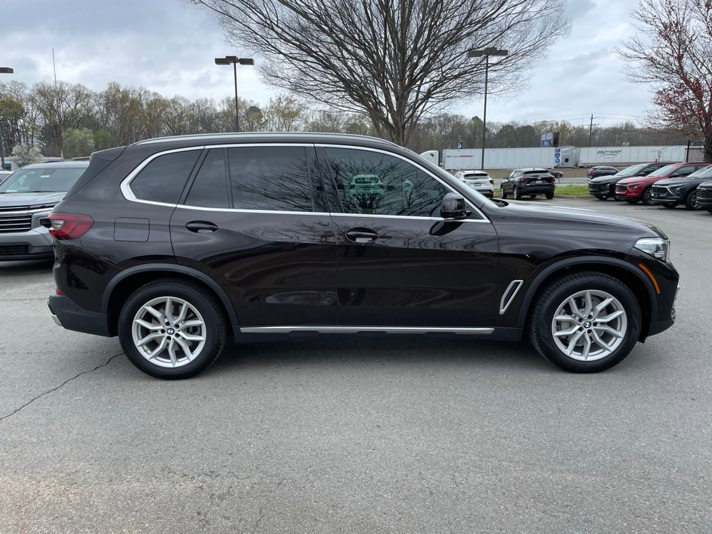 Used 2022 BMW X5 xDrive40i w/ Premium Package image 9