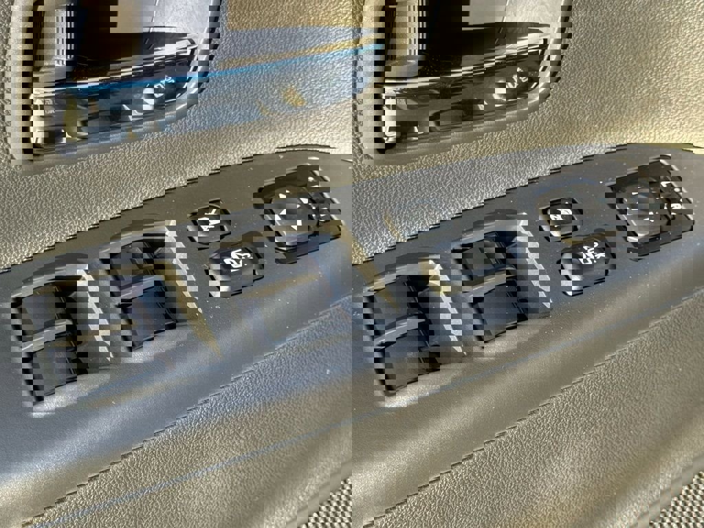 Used 2025 Mitsubishi Outlander Sport AWD image 19