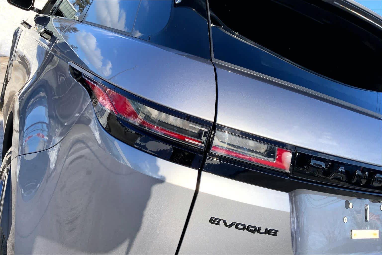 Certified 2026 Land Rover Range Rover Evoque Dynamic SE AWD/4WD image 27