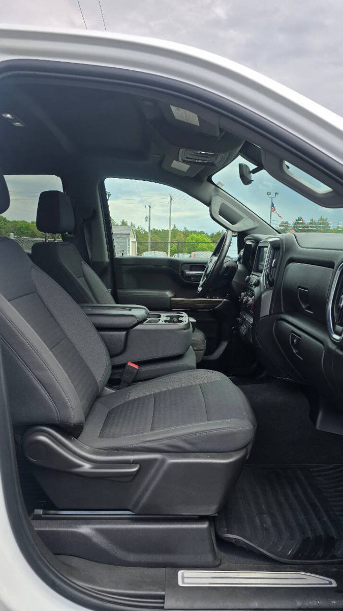 Used 2021 Chevrolet Silverado 1500 LT AWD/4WD image 10