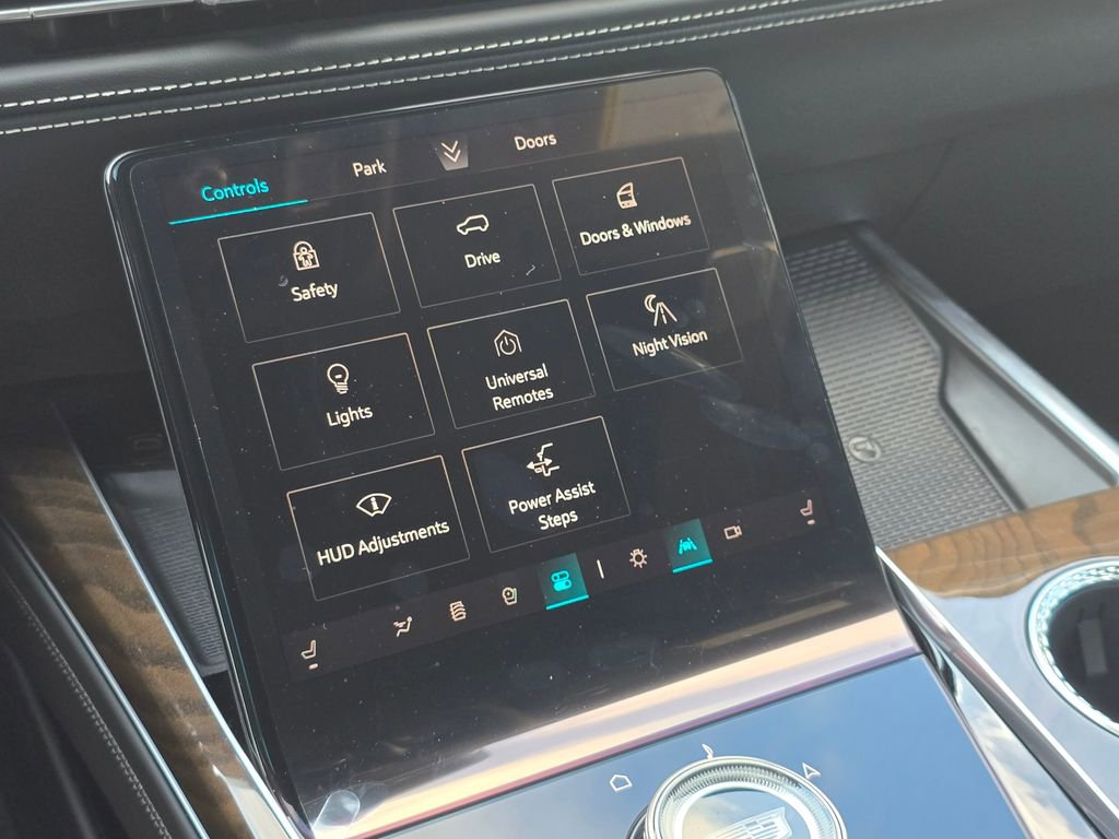 New 2026 Cadillac Escalade ESV Platinum Sport w/ LPO, ONYX Package image 32