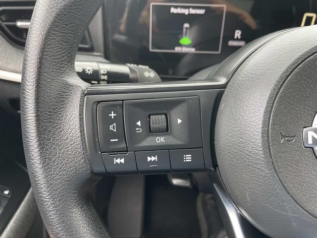 Used 2025 Nissan Kicks SV AWD/4WD image 29