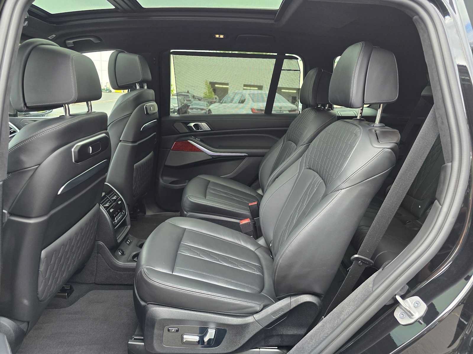 Used 2023 BMW ALPINA XB7 AWD/4WD image 16