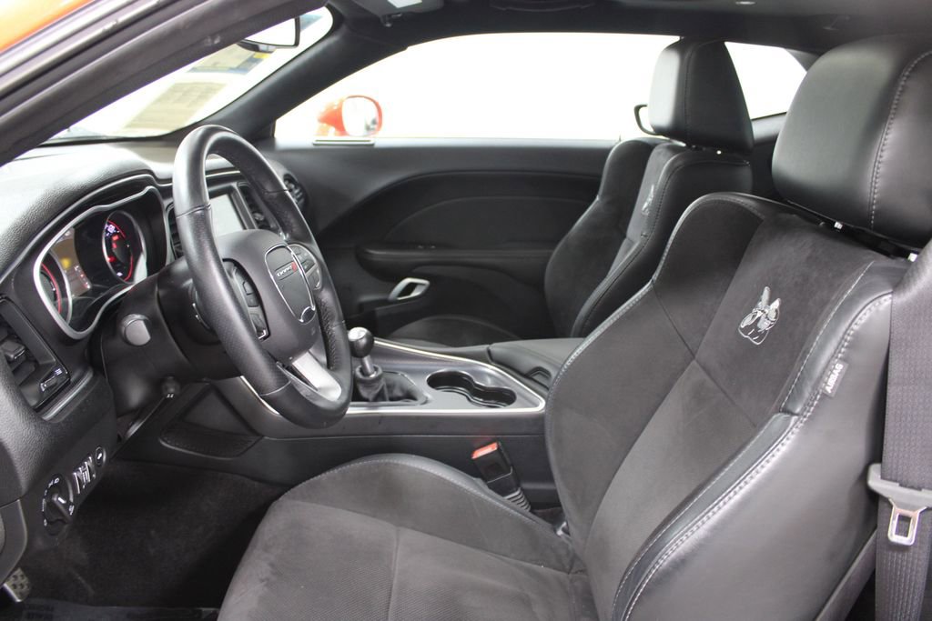 Used 2016 Dodge Challenger R/T Scat Pack w/ Leather Interior Group image 19