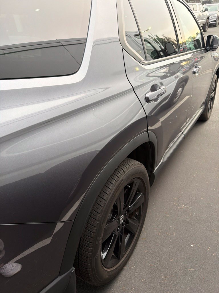 Used 2025 Honda Pilot Black Edition image 6