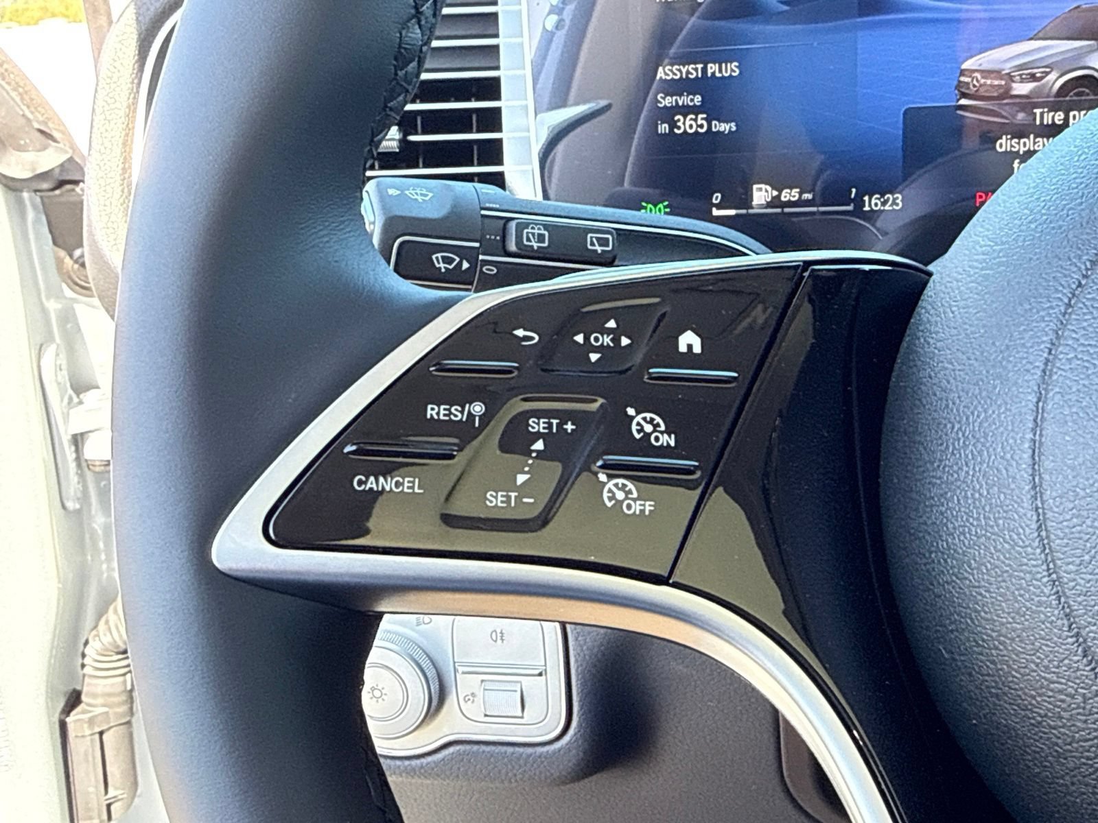 New 2026 Mercedes-Benz GLE 450e 4MATIC image 23