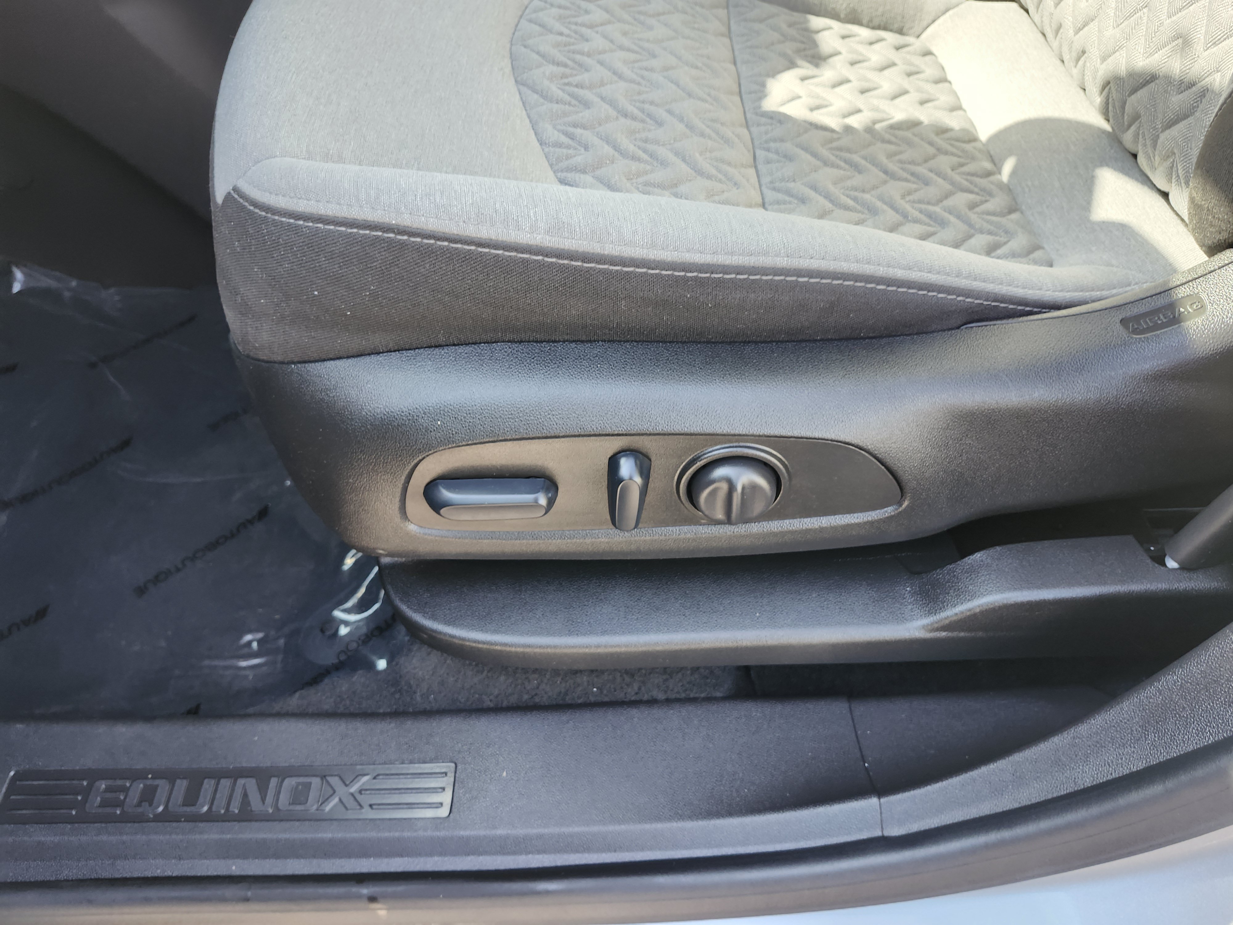 Used 2023 Chevrolet Equinox LT FWD image 23
