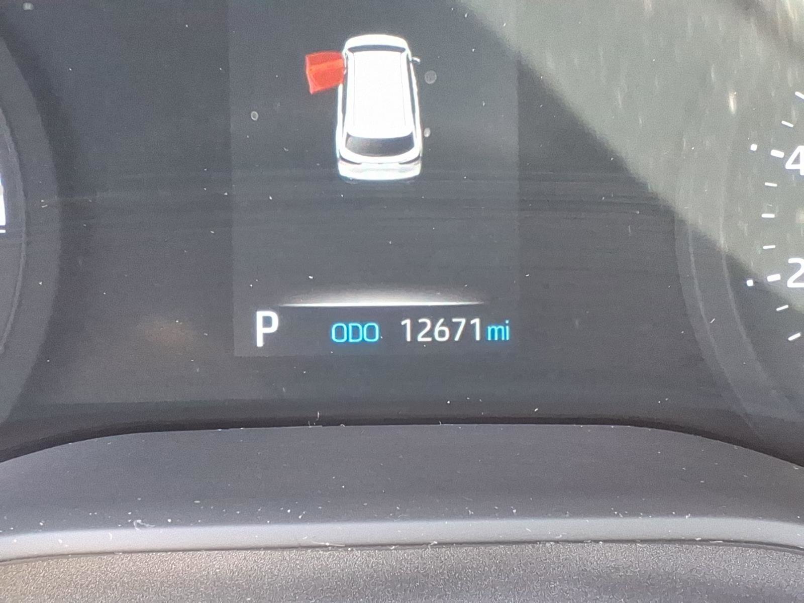 Used 2022 Toyota Sienna XSE image 21