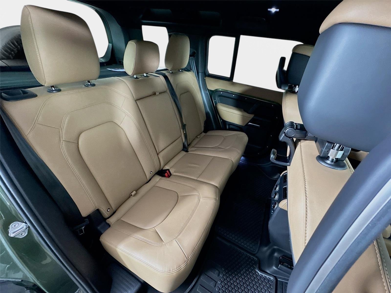 New 2026 Land Rover Defender 110 X-Dynamic SE AWD/4WD image 29