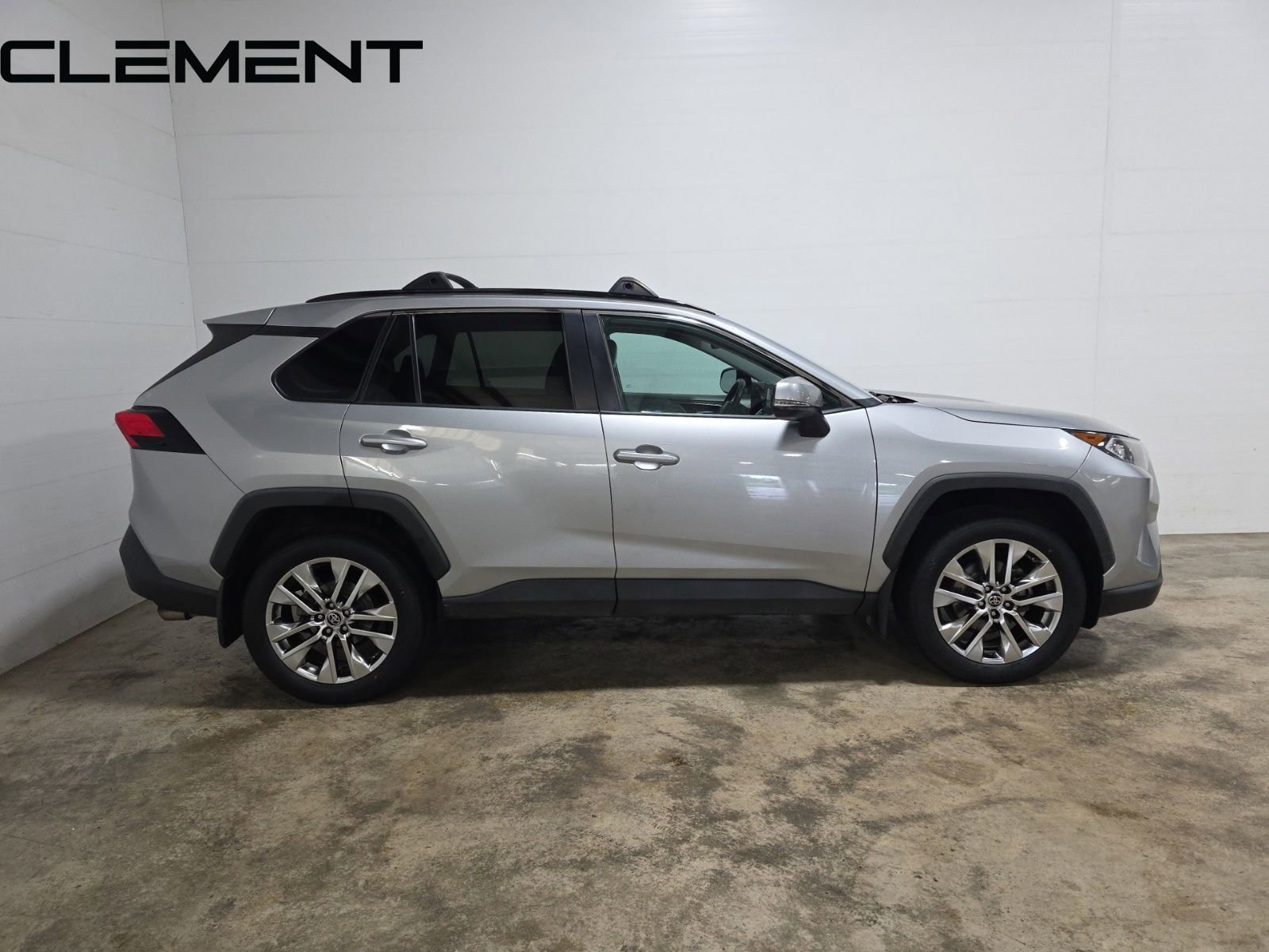 Used 2021 Toyota RAV4 XLE Premium image 6