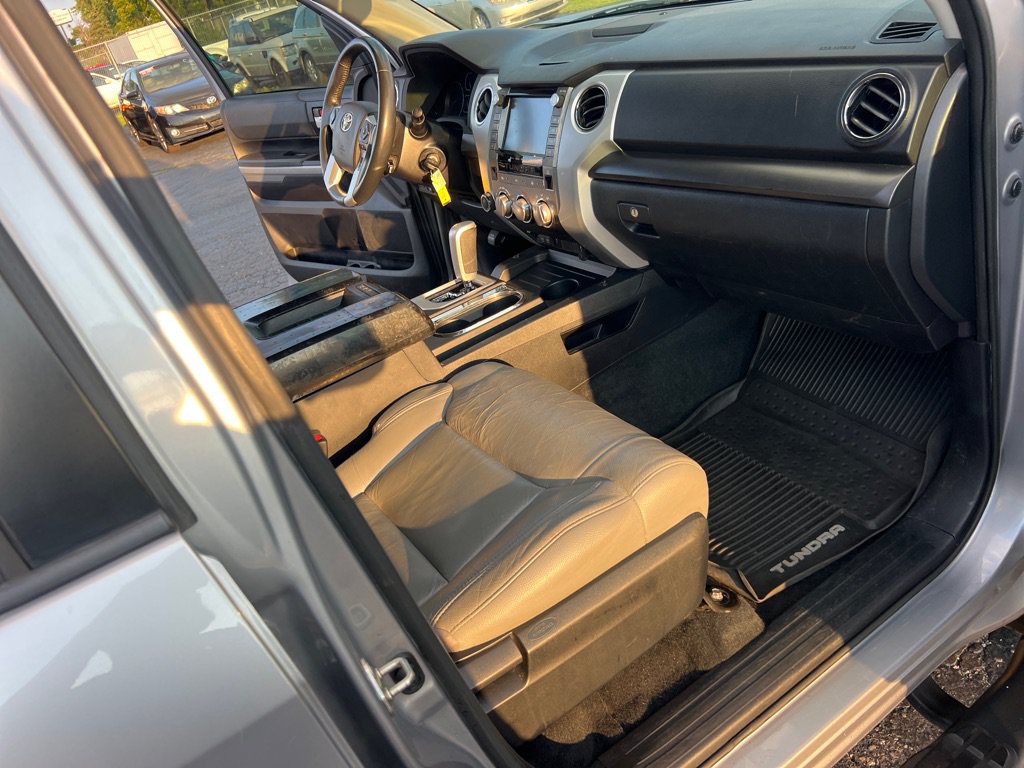 Used 2020 Toyota Tundra SR5 w/ SR5 Leather Package AWD/4WD image 24
