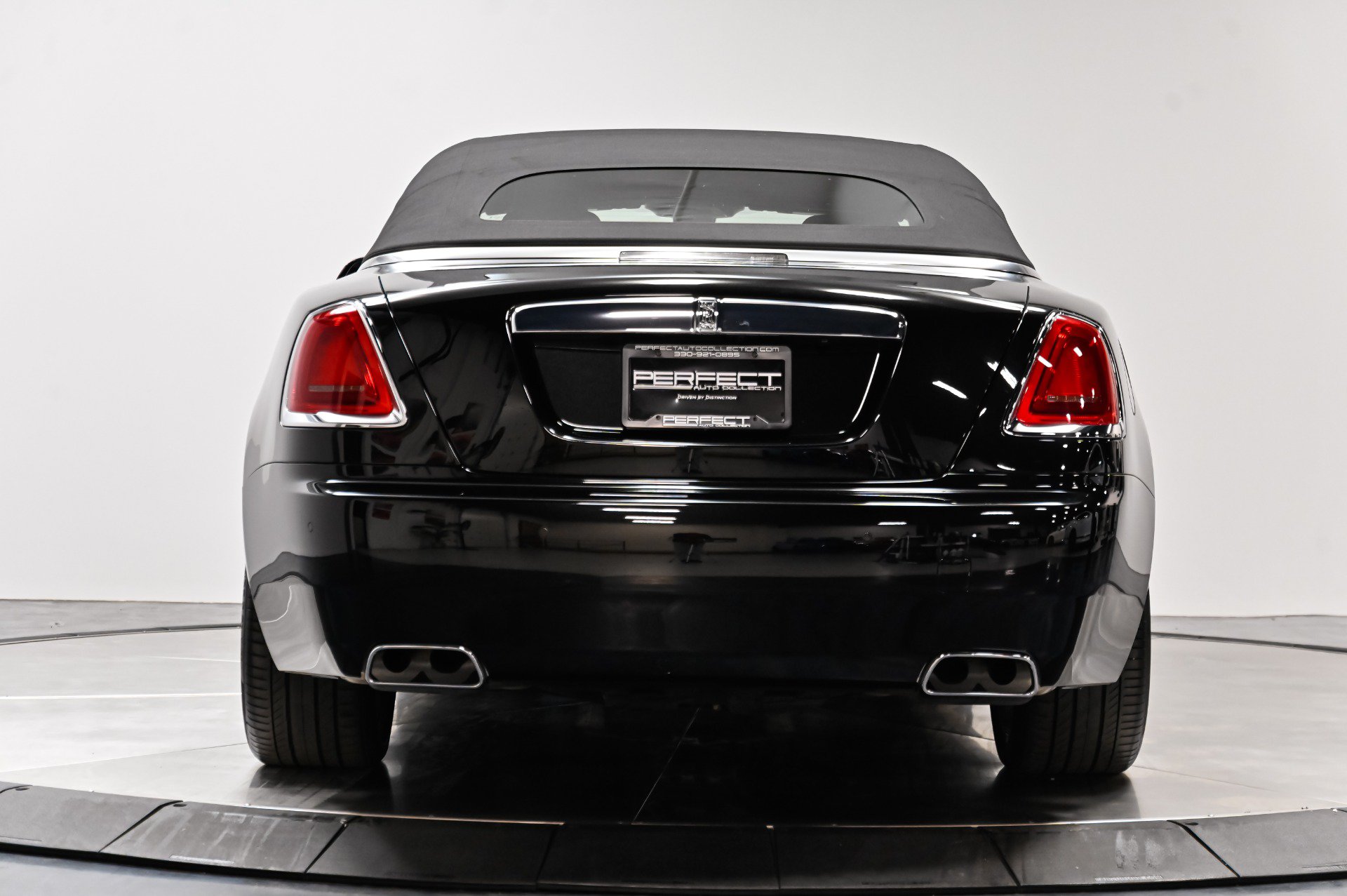 Used 2017 Rolls-Royce Dawn RWD image 30