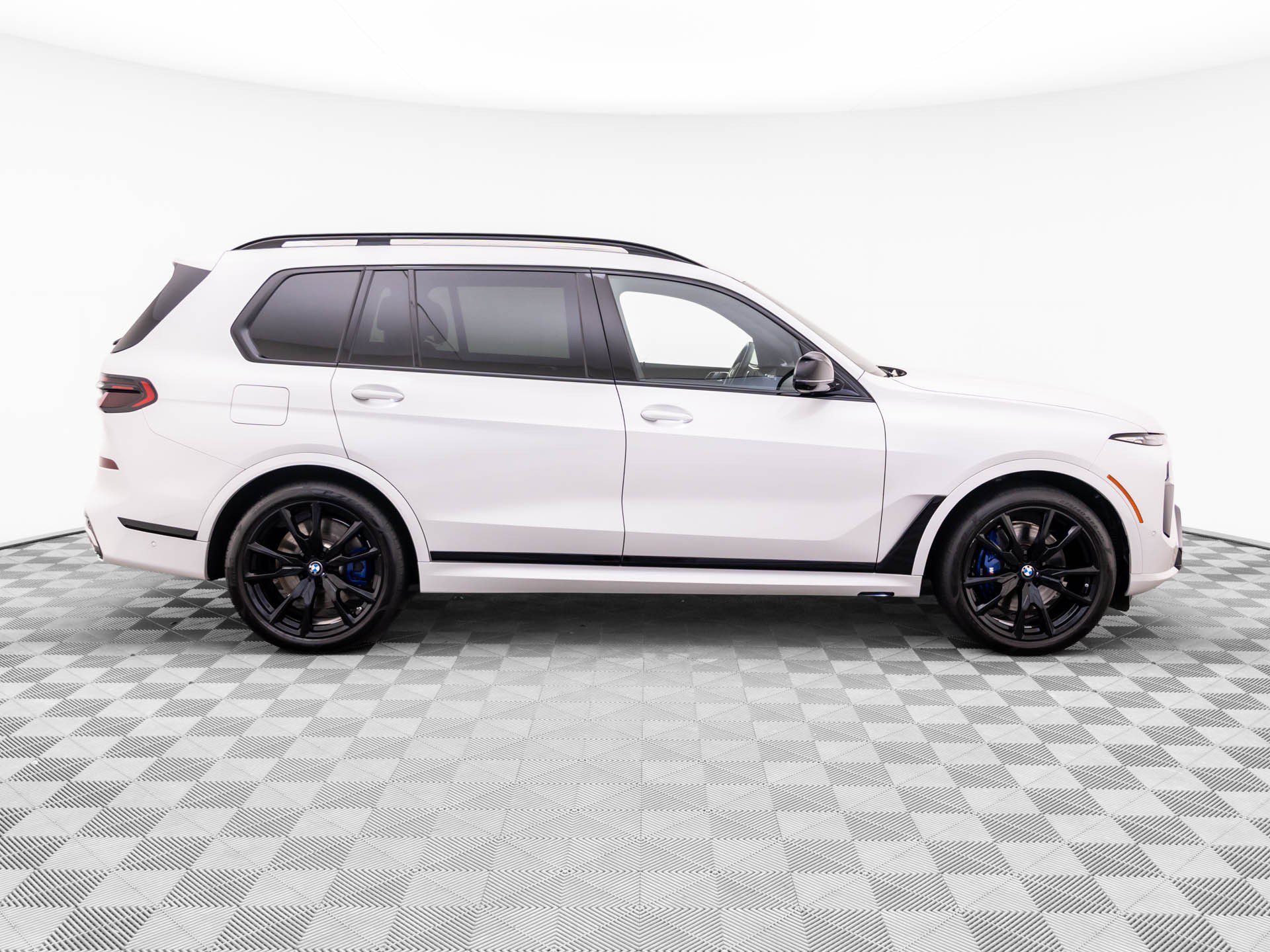 Certified 2026 BMW X7 M60i AWD/4WD image 6